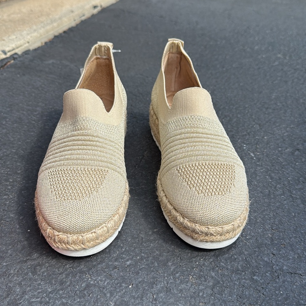 NWT Adrienne Vittadini Sport Metallic Stretch Knit Shoes Size 7
